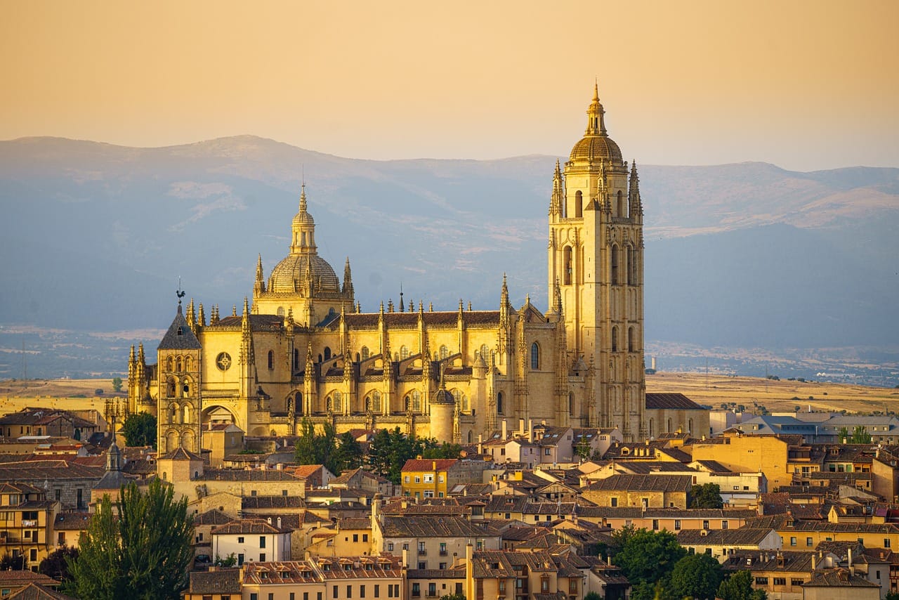 Además de la capital, Segovia cuenta con otros atrctivos como La Granja de San Ildefonso