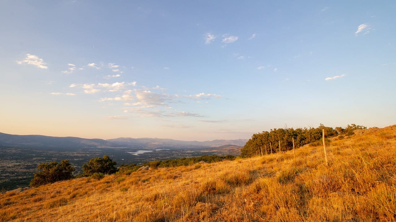 Al norte de la Sierra de Guadarrama se encuentra la llamada Sierra Pobre y Buitrago de Lozoya